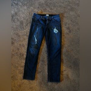 Hudson Brand Jeans
Size 28
5 pocket skinny
Mid-rise 
Distressed medium denim